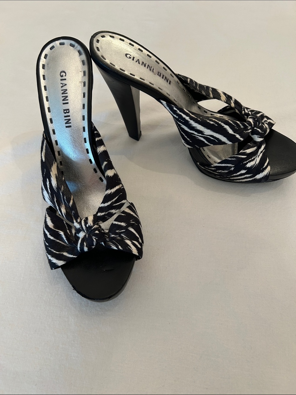 Gianni Bini Black & White Knot-Front High Heel Slides